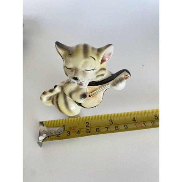 Eyes Closed Cat Playing Banjo Guitar Figurine Porcelain Japan Vintage 3 1/4” - Picture 8 of 8